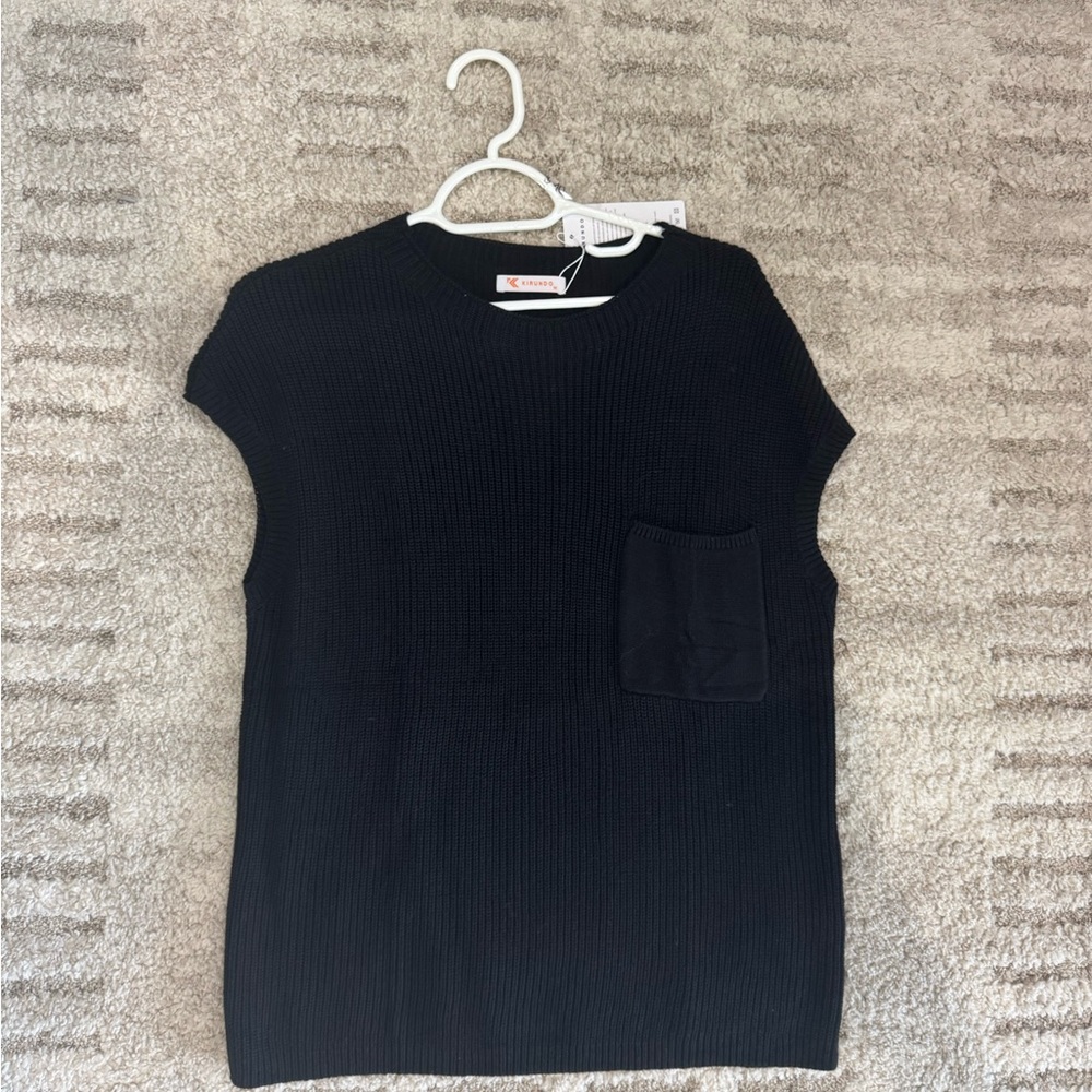 Black Sleeveless Knit Top